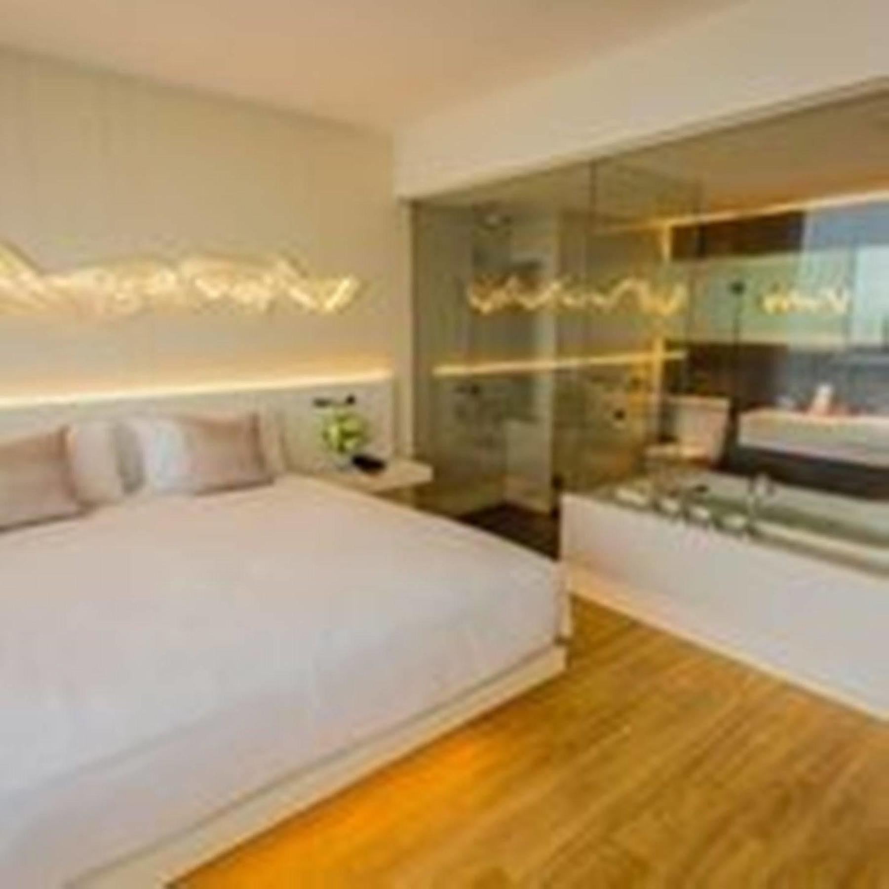 Crystal Hotel Хат Яй Екстериор снимка